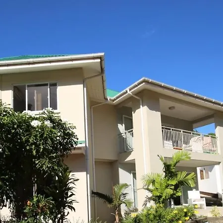 Riverside Residence - Beau Vallon