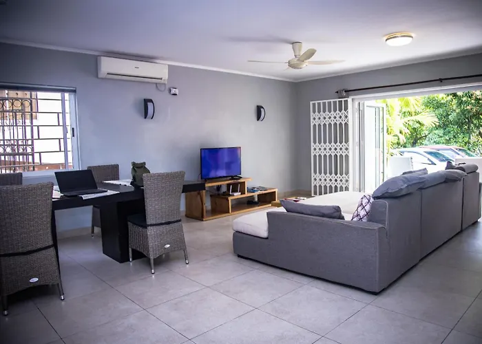 Riverside - * Beau Vallon (Mahe)